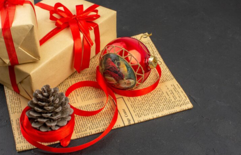 Strategic Branding Through Bespoke Corporate Gifting: How Personalised Business Gifts Are Redefining Client Engagement