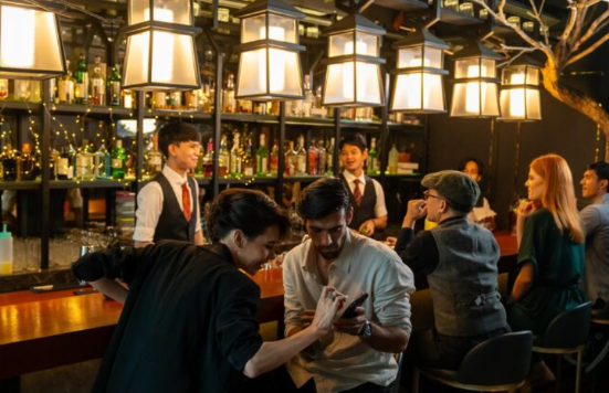 Singapore Food and Nightlife Guide: A Modern Look at Dining, Bars, and Local Culture