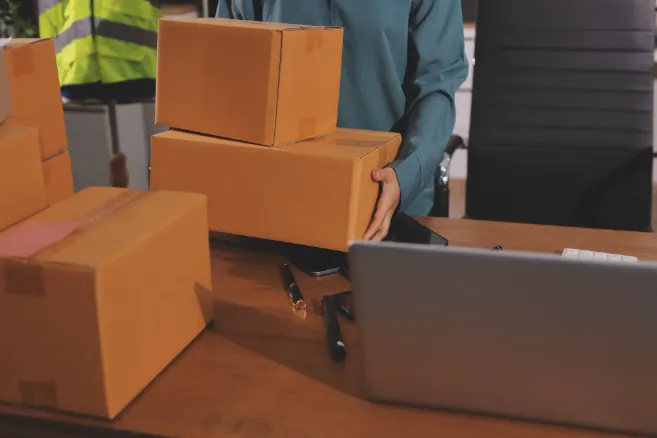 How an International Shipping Company Manages Delivery Delays