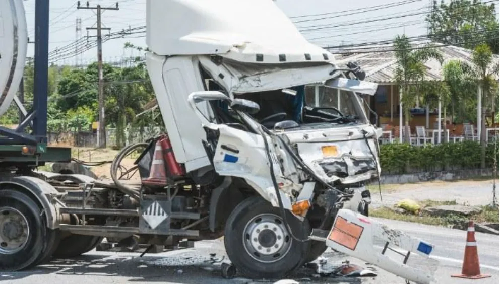 Why Truck Accident Claims Involve More Parties Than Drivers Expect